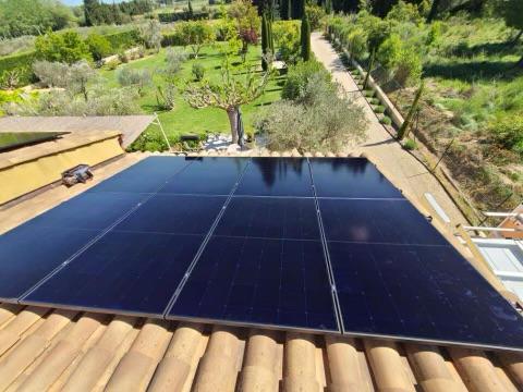 Chantier photovoltaïque à Paradou